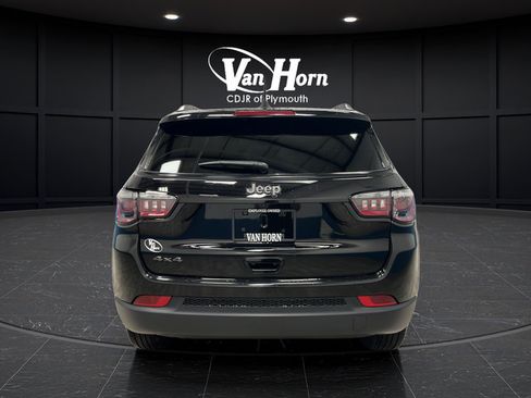 Used 2025 Jeep Compass Latitude w/ Altitude Special Edition AWD/4WD image 6