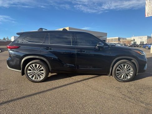 Used 2020 Toyota Highlander Platinum image 2