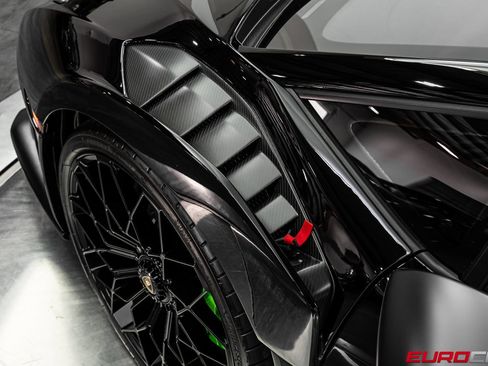 Used 2022 Lamborghini Huracan STO RWD image 15