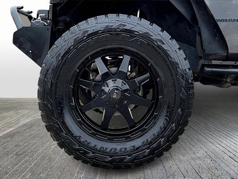 Used 2016 Jeep Wrangler Unlimited Sahara image 8