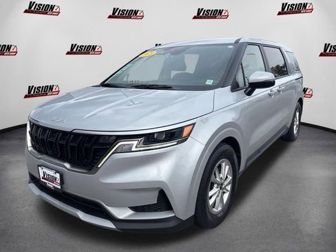 Used 2023 Kia Carnival LX FWD image 1