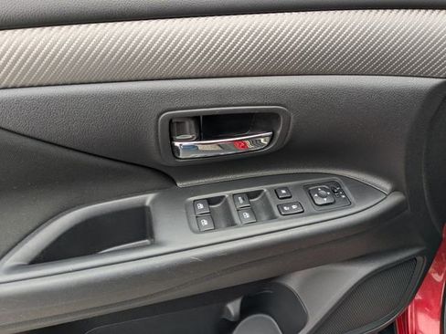 Used 2016 Mitsubishi Outlander SE image 23