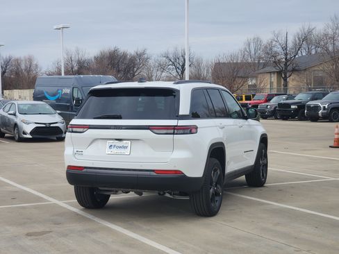 New 2026 Jeep Grand Cherokee Limited w/ Limited Altitude Package image 4