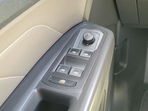 Used 2022 Volkswagen Atlas SE FWD image 24