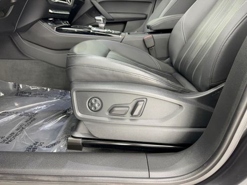 Used 2021 Audi Q5 2.0T Premium Plus w/ Premium Plus Package AWD/4WD image 16