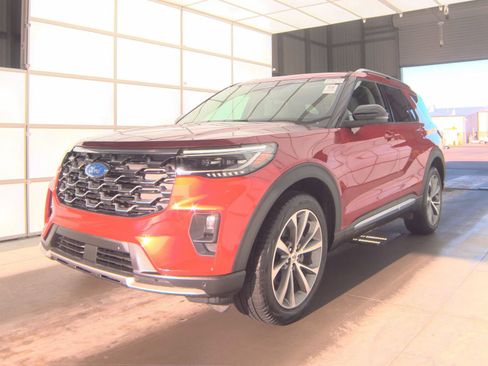 Used 2025 Ford Explorer Platinum w/ Ultimate Package AWD/4WD image 4