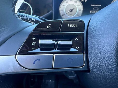 Certified 2023 Hyundai Elantra SEL w/ Convenience Package image 17