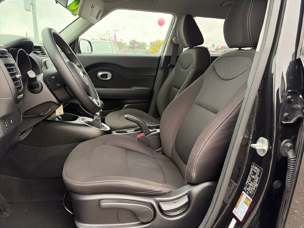 Used 2016 Kia Soul FWD image 12