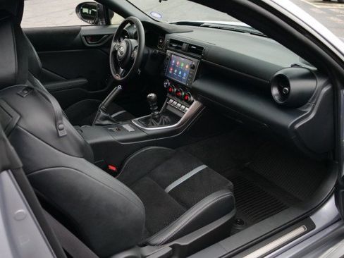 Used 2024 Toyota GR86 Premium RWD image 33