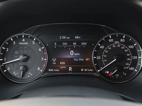 Used 2024 INFINITI QX80 Premium Select w/ All-Season Package image 25