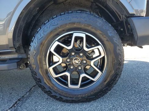 Used 2022 Ford Bronco Outer Banks image 10