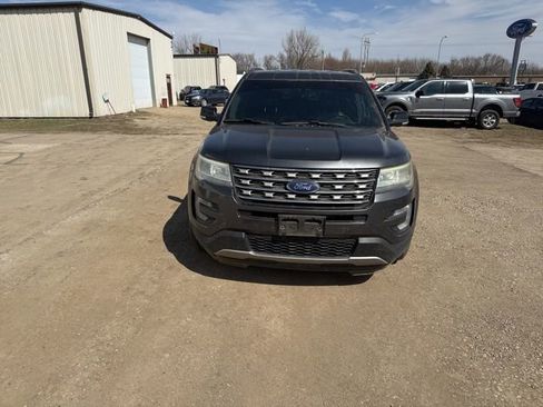 Used 2017 Ford Explorer XLT w/ Equipment Group 202A image 2