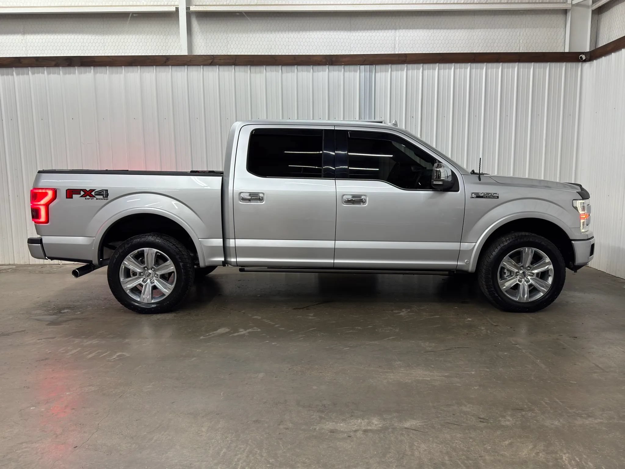 Used 2018 Ford F150 Platinum w/ Equipment Group 701A Luxury AWD/4WD image 7