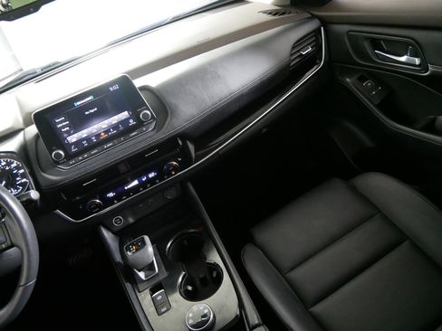 Used 2023 Nissan Rogue SL AWD/4WD image 11