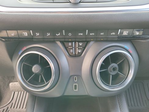 Used 2021 Chevrolet Blazer LT image 15