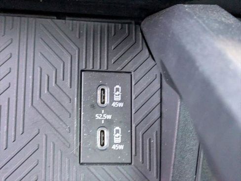 Certified 2025 Toyota Tacoma SR image 21