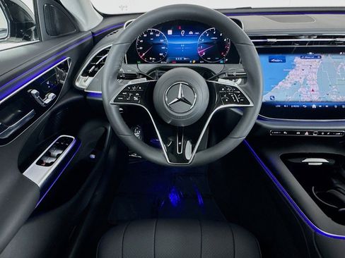 New 2026 Mercedes-Benz E 450 4MATIC Sedan image 4