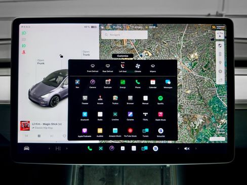 Used 2021 Tesla Model Y Long Range image 12