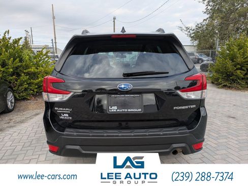 Used 2021 Subaru Forester Premium image 4