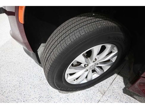 Used 2018 Chrysler Pacifica Touring-L FWD image 11
