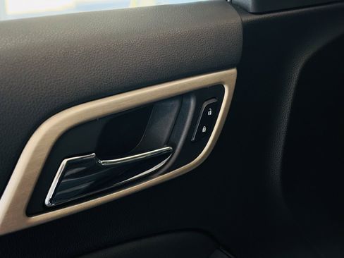 Used 2019 GMC Yukon Denali w/ Open Road Package AWD/4WD image 35