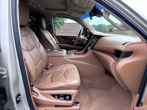 Used 2015 Cadillac Escalade Platinum AWD/4WD image 13
