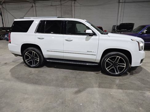Used 2017 GMC Yukon Denali w/ Open Road Package AWD/4WD image 16