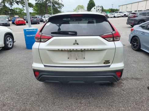 Used 2023 Mitsubishi Eclipse Cross LE AWD/4WD image 5