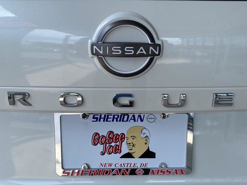 Certified 2023 Nissan Rogue SV w/ SV Premium B Package AWD/4WD image 8