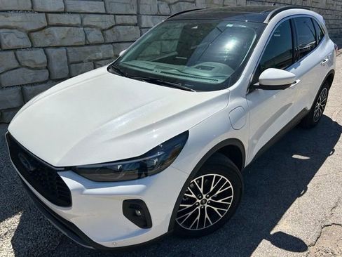 Used 2025 Ford Escape SE w/ PHEV Premium Package FWD image 1