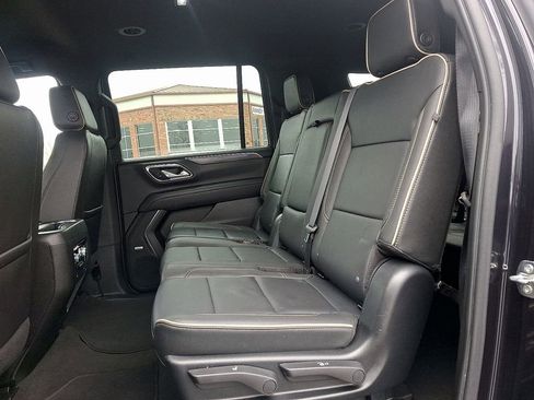 Used 2023 GMC Yukon XL SLT image 10