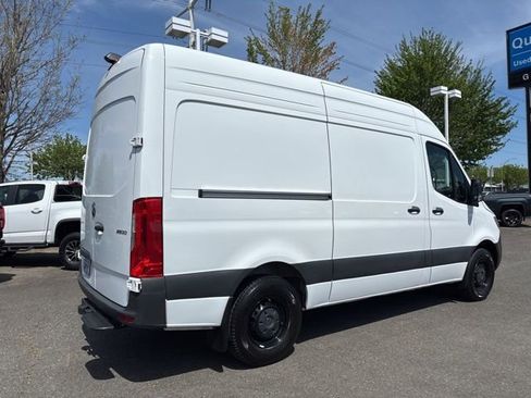 Used 2025 Mercedes-Benz Sprinter 2500 image 5