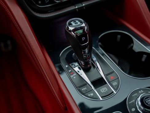 Used 2021 Bentley Bentayga w/ First Edition Specification AWD/4WD image 57