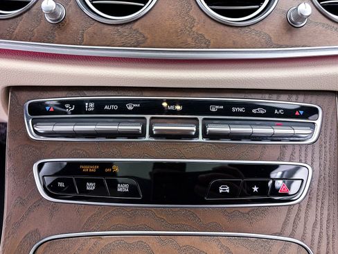 Used 2022 Mercedes-Benz E 350 Sedan image 23