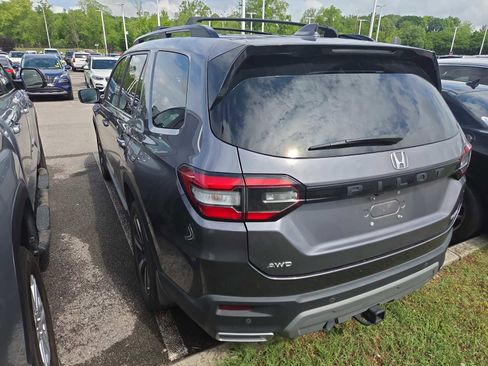 Used 2023 Honda Pilot Elite image 7