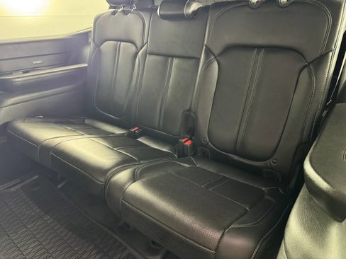 Used 2024 Jeep Wagoneer Series II w/ Convenience Group I AWD/4WD image 38