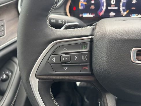 New 2025 Jeep Grand Cherokee Limited image 13