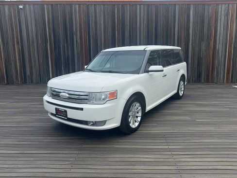 Used 2012 Ford Flex SEL FWD image 3