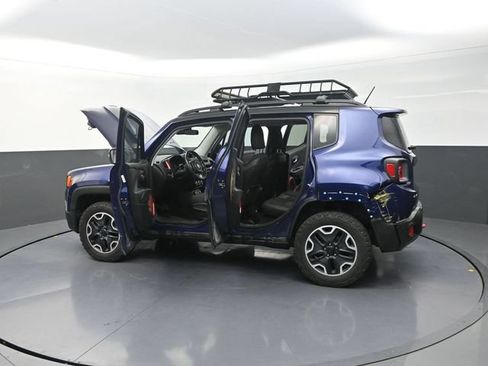Used 2016 Jeep Renegade Trailhawk AWD/4WD image 43