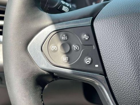Used 2023 Chevrolet Traverse LT w/ LT Premium Package AWD/4WD image 23