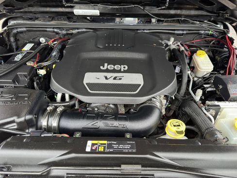 Used 2017 Jeep Wrangler Unlimited Sport w/ Quick Order Package 23S AWD/4WD image 39