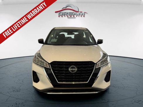 Used 2025 Nissan Kicks Play S FWD image 3