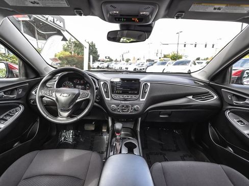 Used 2024 Chevrolet Malibu RS FWD image 19