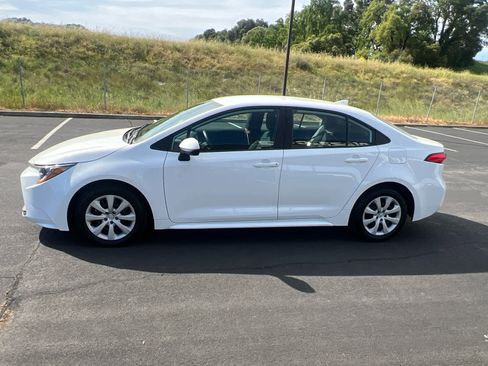 Used 2024 Toyota Corolla LE image 7