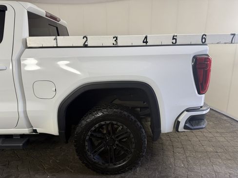 Used 2022 GMC Sierra 1500 AT4 w/ AT4 Preferred Package AWD/4WD image 7