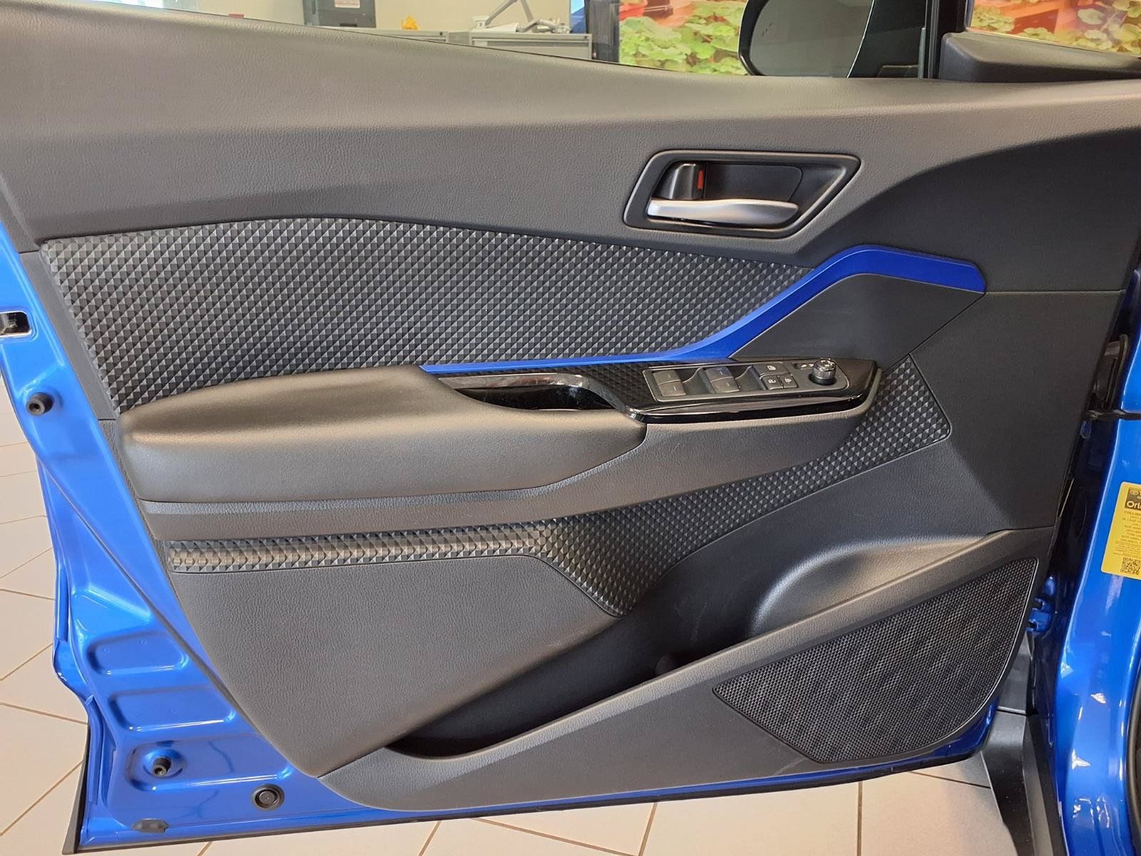 Used 2020 Toyota C-HR XLE FWD image 15