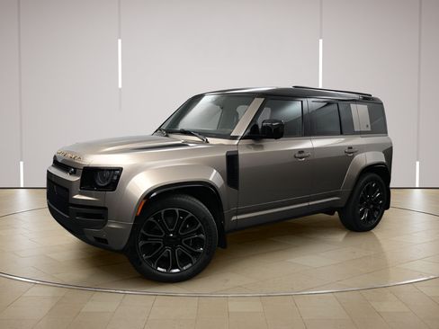 New 2026 Land Rover Defender 110 AWD/4WD image 4
