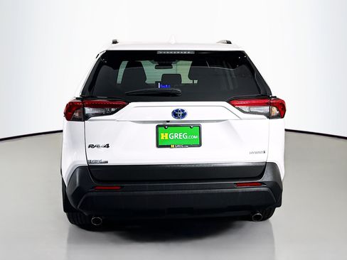 Used 2024 Toyota RAV4 LE AWD/4WD image 8
