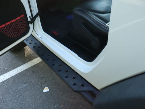 Used 2018 Jeep Wrangler Rubicon AWD/4WD image 19