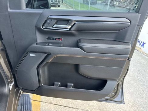 Used 2023 GMC Sierra 1500 AT4 w/ Technology Package AWD/4WD image 32